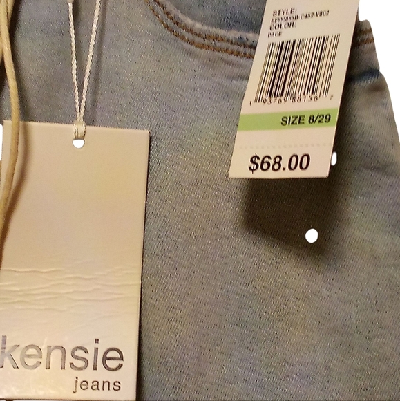 Kenzie Jeans - Lite Wash Skinny,Cropped,Slightly Distressed Jeans W/Braided Belt - Picture 11 of 16